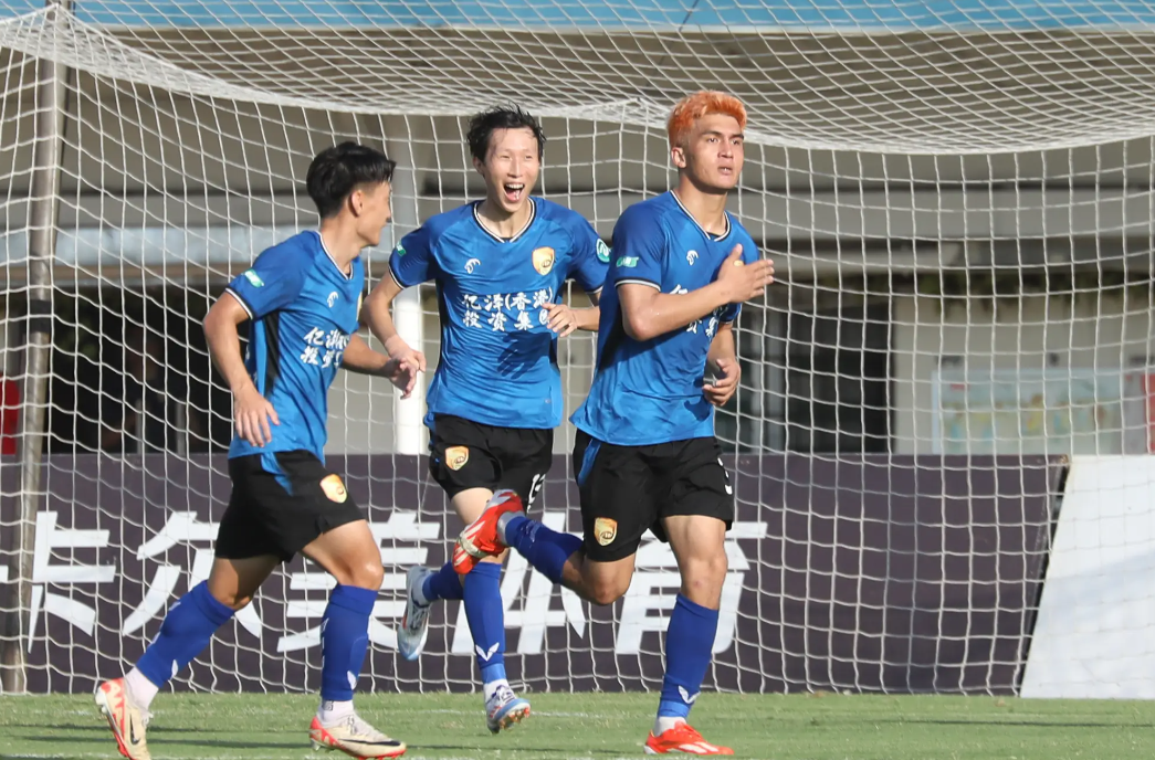 关于大连人客场战胜青岛黄海，对阵中状态有所不同的信息