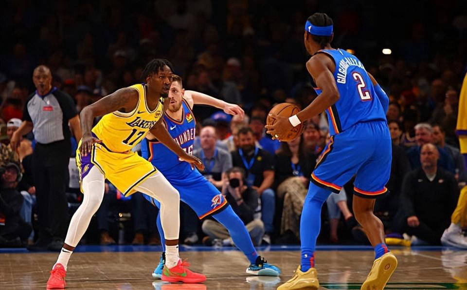 包含NBA交易市场繁忙，球队加强阵容备战季后赛的词条